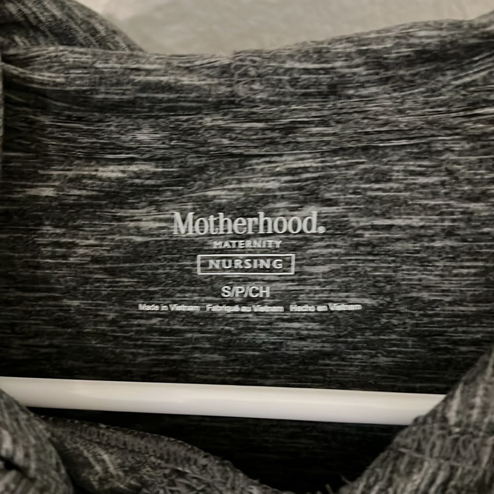 Maternity/ Nursing hoodie - Picture 2 of 4